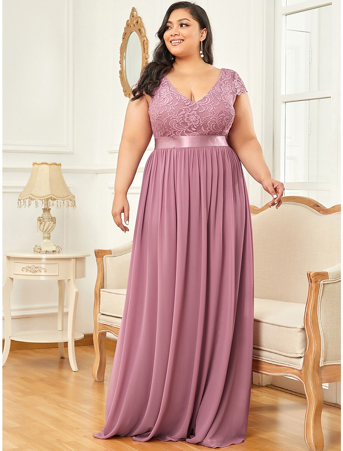 A-Linie, elegantes Vintage-Abendkleid, V-Ausschnitt, V-Rücken, kurze Ärmel, bodenlang, Chiffon mit drapiertem Spitzeneinsatz